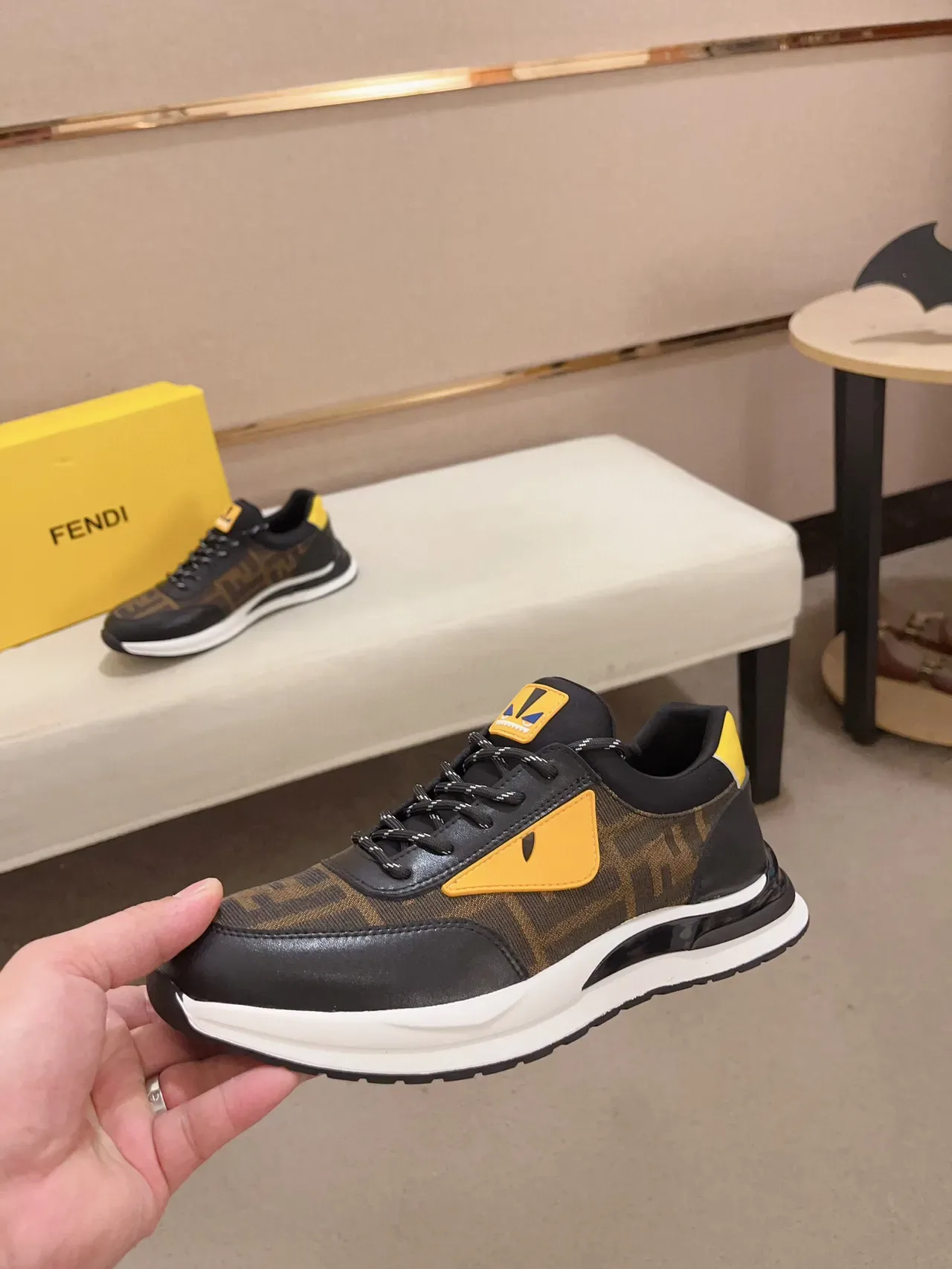 Fendi Noir Jaune FF Monogramme Textile Logo Œil Monstre Sneakers Lifestyle 4