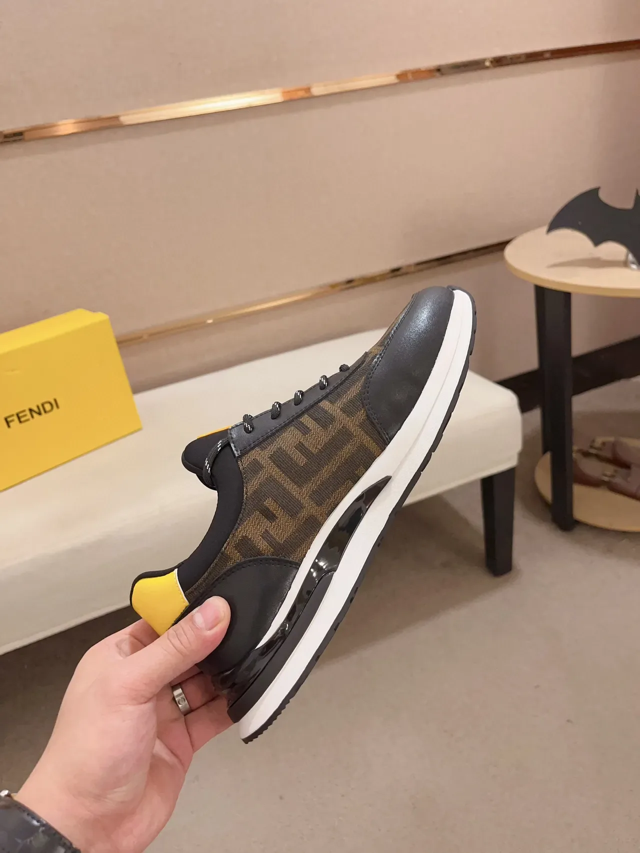 Fendi Noir Jaune FF Monogramme Textile Logo Œil Monstre Sneakers Lifestyle 5