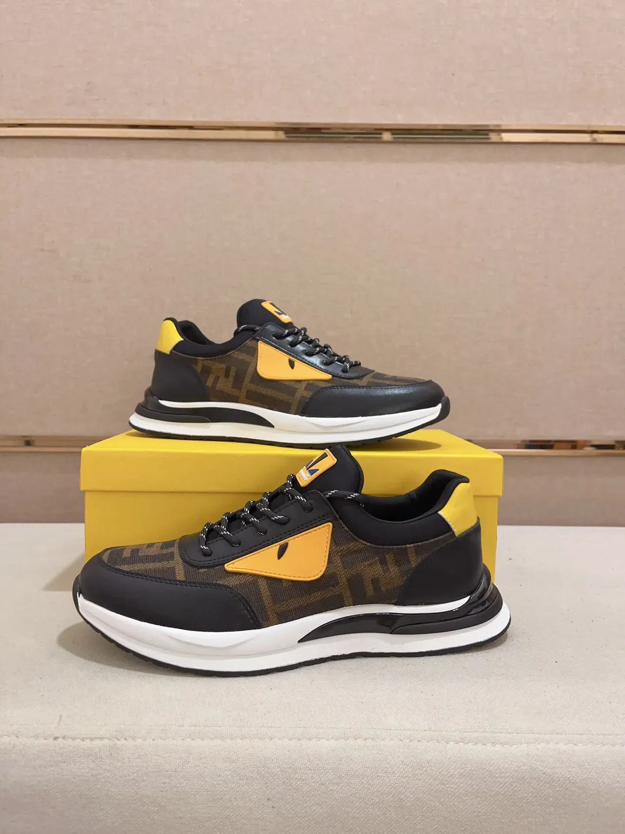 Fendi Noir Jaune FF Monogramme Textile Logo Œil Monstre Sneakers Lifestyle 7