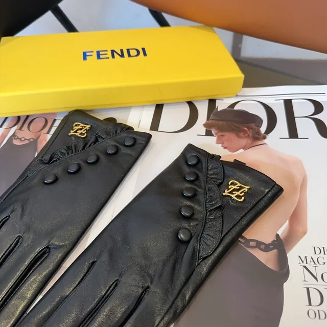 Fendi FF Logo Ruched Button Leather Gloves 3