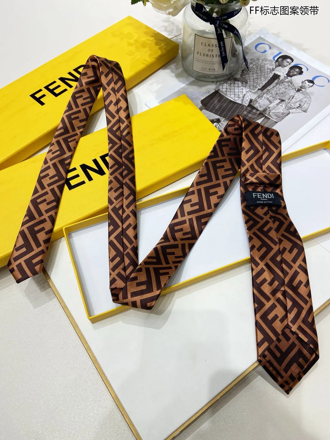 Fendi FF Monogram 棕色和米色领带 9