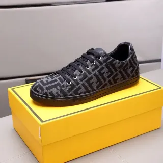 Fendi FF Monogram 运动鞋 黑灰 印花纺织鞋面 杯底 生活方式运动鞋