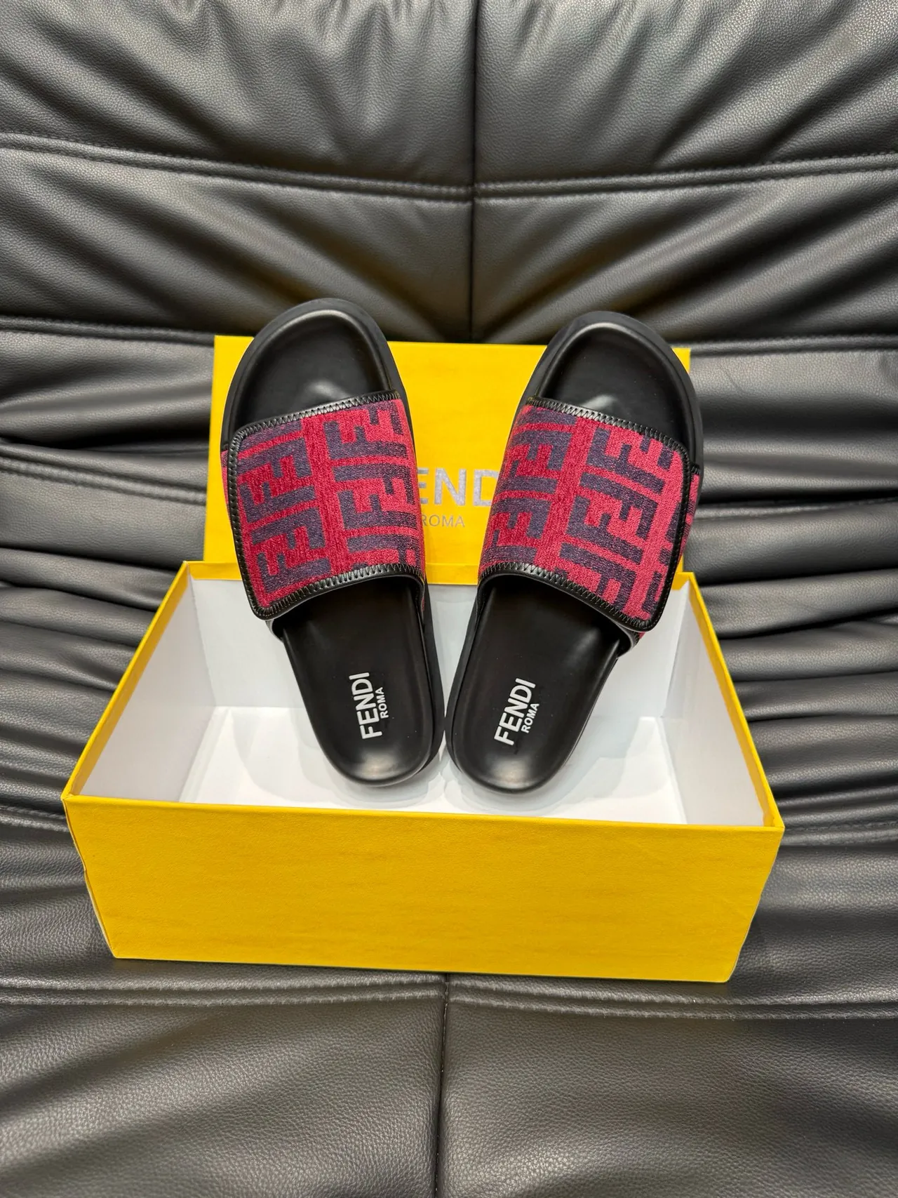Fendi Slide Rojo Negro FF Monogram Correa Suela de Goma Moldada Zapatos 5