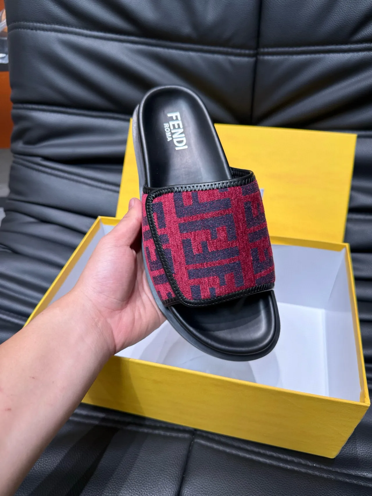Fendi Slide Rojo Negro FF Monogram Correa Suela de Goma Moldada Zapatos 7