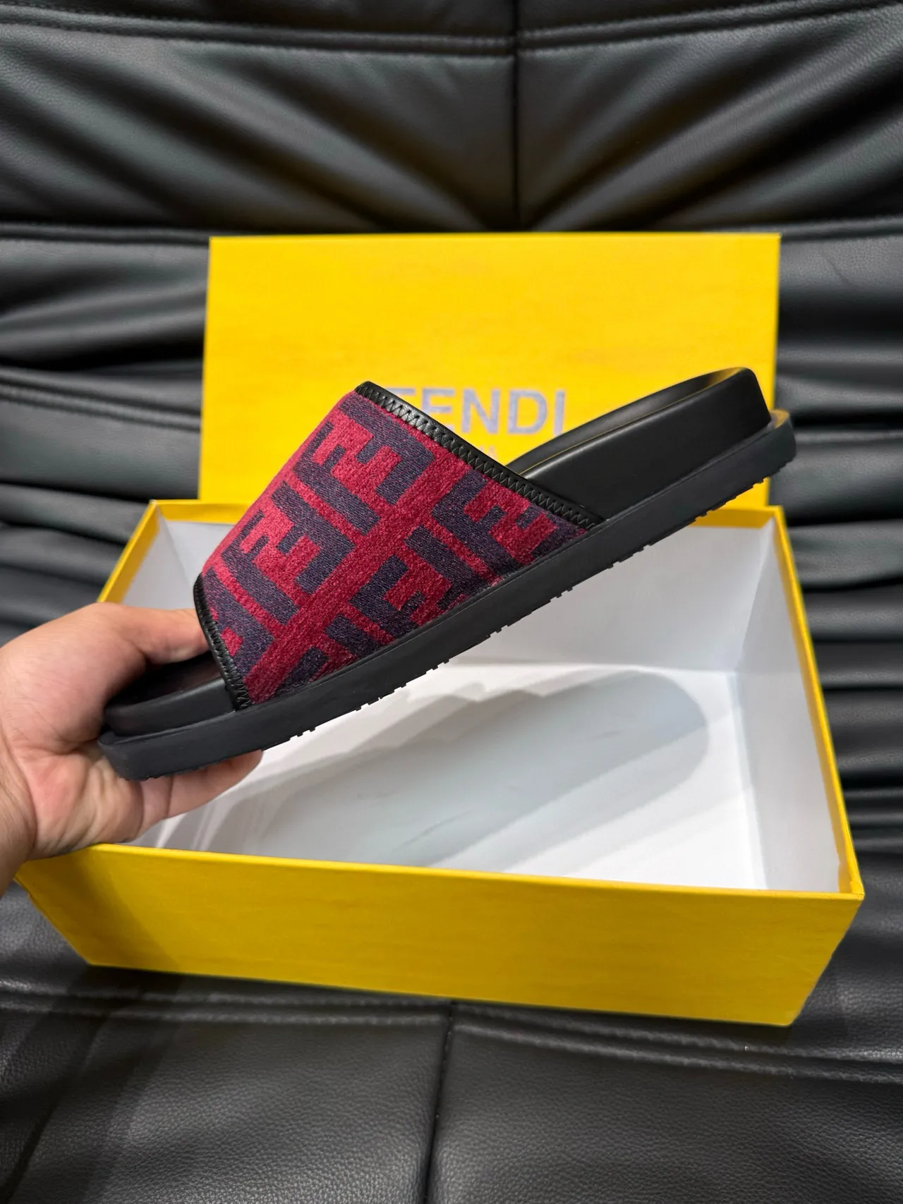 Fendi Slide Rojo Negro FF Monogram Correa Suela de Goma Moldada Zapatos 8