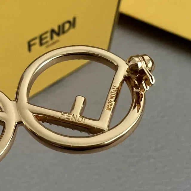 Aretes Fendi Triple FF Logo Pavé de tono dorado 2