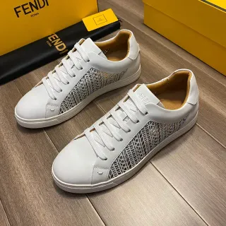 Fendi 白色激光切割侧面板生活方式运动鞋