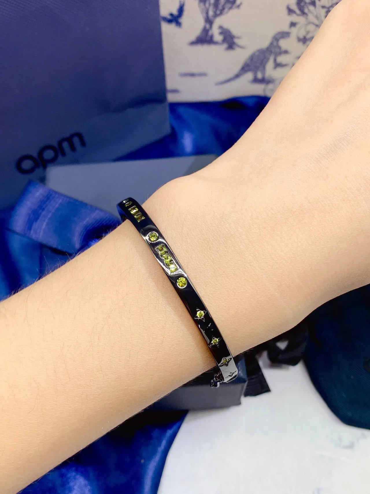 apm Monaco Bonheur Channel-Set Stone Bangle Bracelet 4