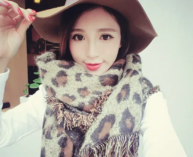 Beige Brown Knitted Leopard Print Scarve 9