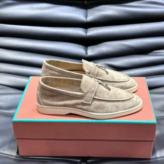 Mocasines de ante beige con correa de borla