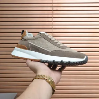 حذاء رياضي بيج أبيض مع علوة شبكية-سuede متعددة الطبقات و midsole منحوت