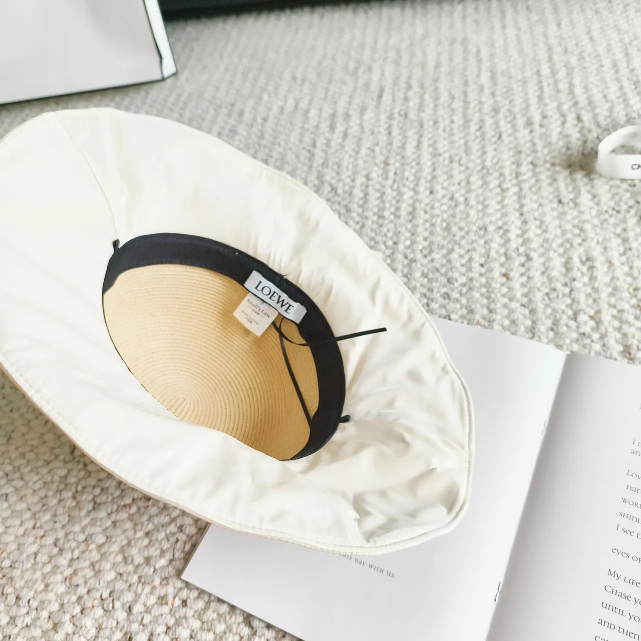 Beige corona de paja tejida adorno de borde de tela rizado Fedora 3