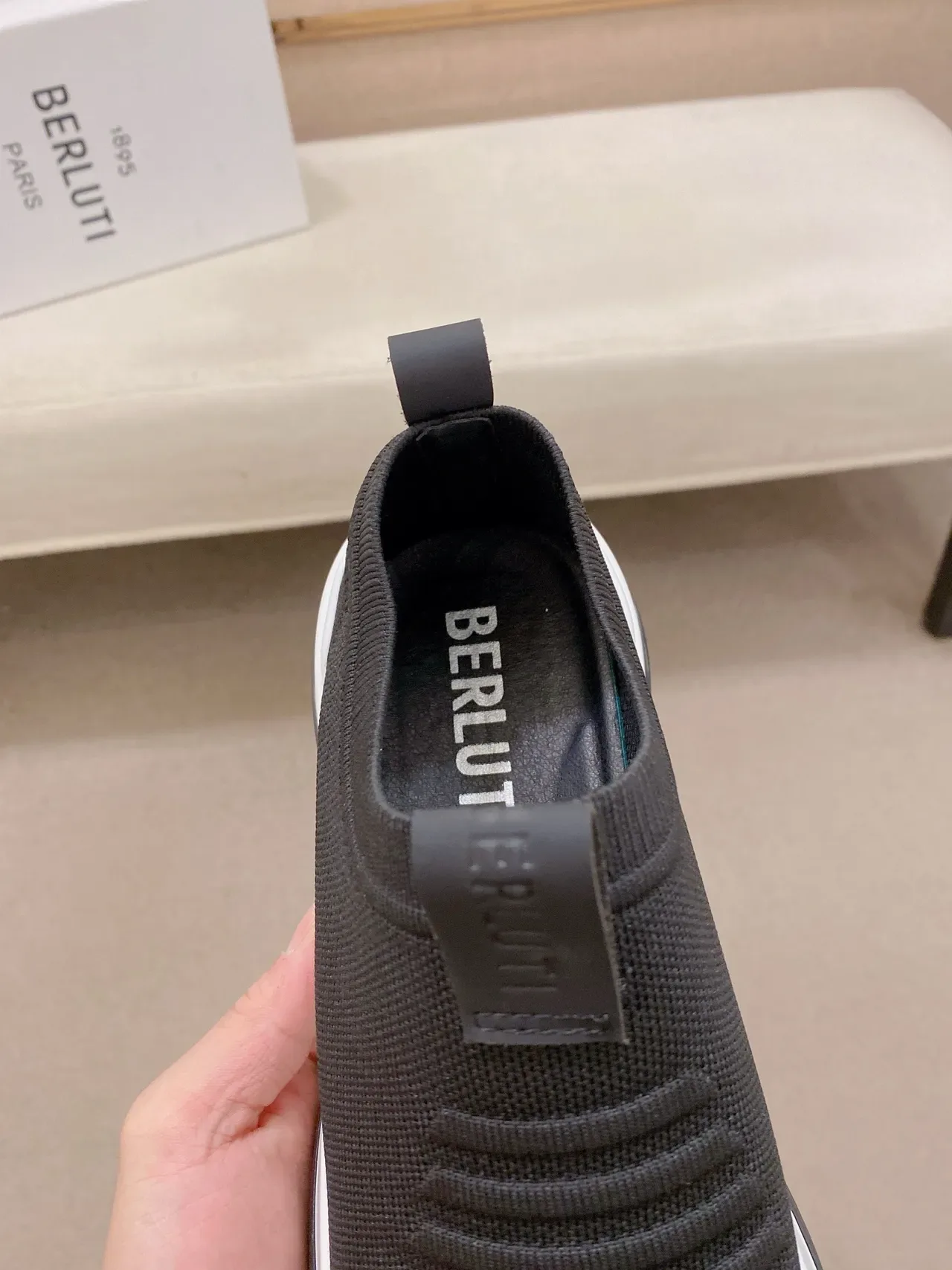 黑白针织一脚蹬运动鞋 4