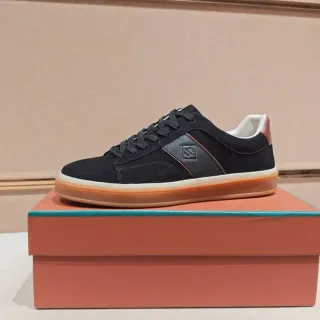 حذاء رياضي أسود من السويدي والجلد low-top للأسلوب الحياتي