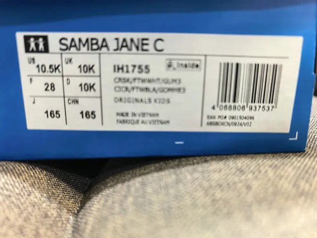 Zapatos Mary Jane con parte superior de satén azul marrón claro y suela de goma 2