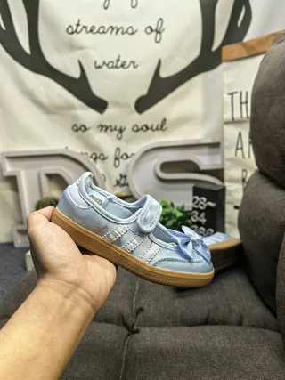 Zapatos Mary Jane con parte superior de satén azul marrón claro y suela de goma 5