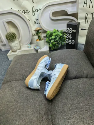 Zapatos Mary Jane con parte superior de satén azul marrón claro y suela de goma 6