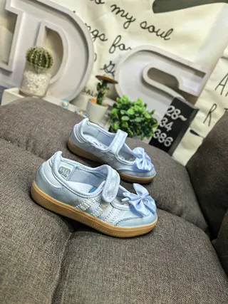 Zapatos Mary Jane con parte superior de satén azul marrón claro y suela de goma 9