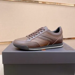 Zapatillas lifestyle de cuero marrón y negro low-top