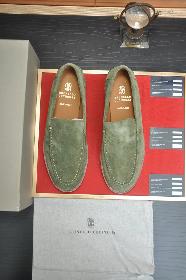 Brunello Cucinelli Verde Branco Camurça Superior Moc-Toe Costura Mocassim 2