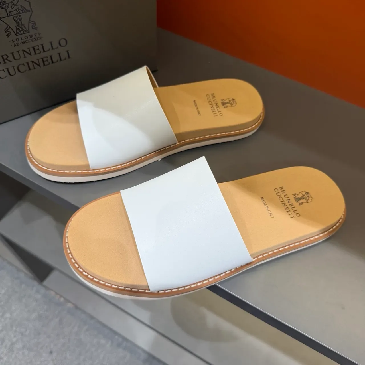 Brunello Cucinelli Single-Strap Leather Slippers 18