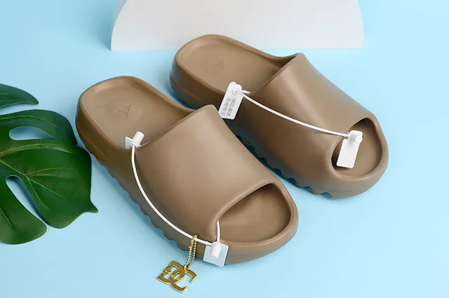 Coffee Brown Molded Rubber Slipper 3