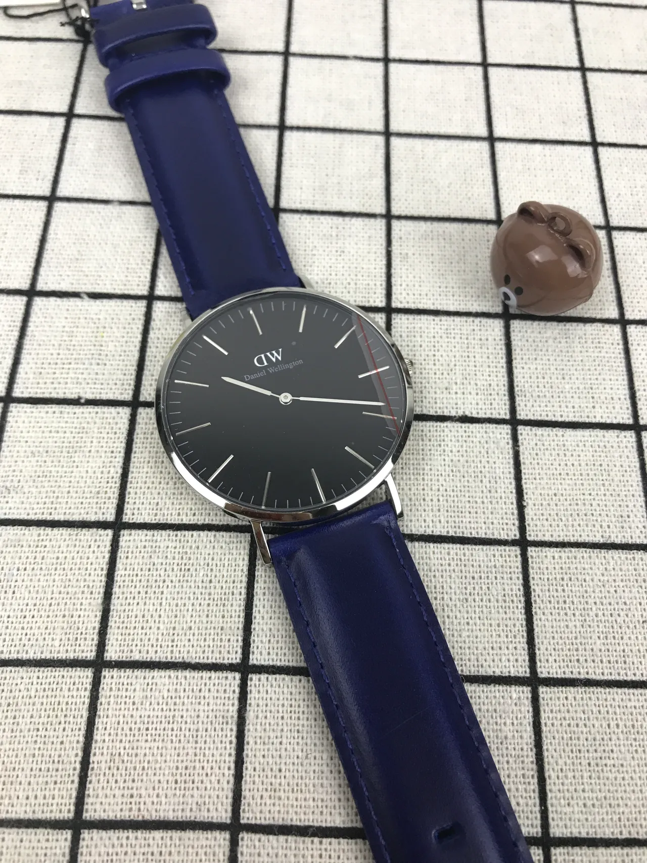 Daniel Wellington नीला काला न्यूनतमवादी पतला केस क्वार्ट्ज घड़ी 7