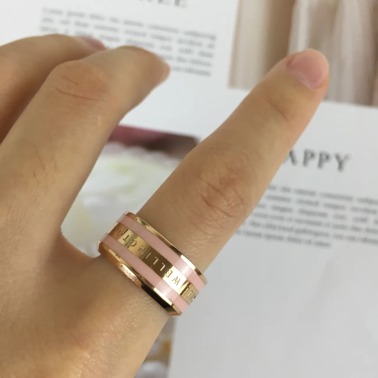 Daniel Wellington Classic Enamel Pink and Gold Ring 2