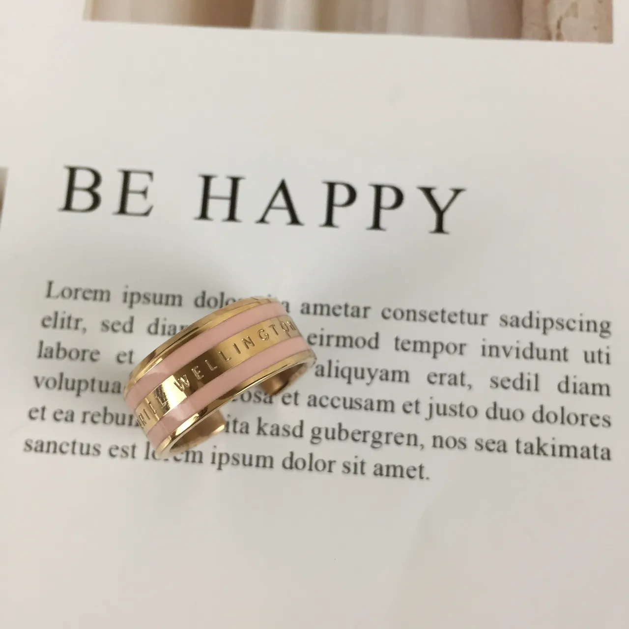 Daniel Wellington Classic Enamel Pink and Gold Ring 4
