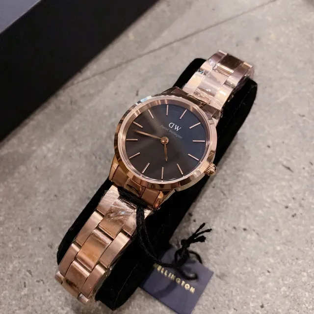 Daniel Wellington 经典娇小玫瑰金黑色表盘石英腕表 4