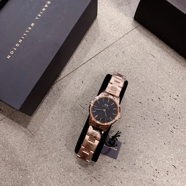 Daniel Wellington 经典娇小玫瑰金黑色表盘石英腕表 5