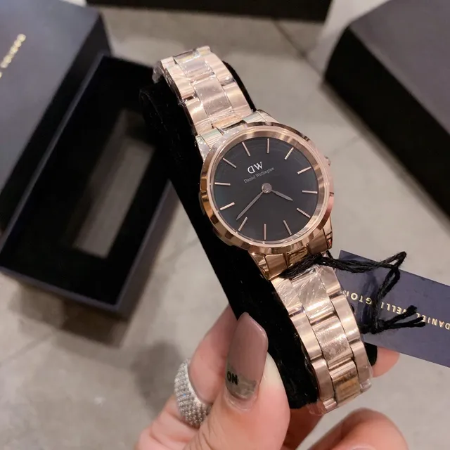 Daniel Wellington 经典娇小玫瑰金黑色表盘石英腕表 7