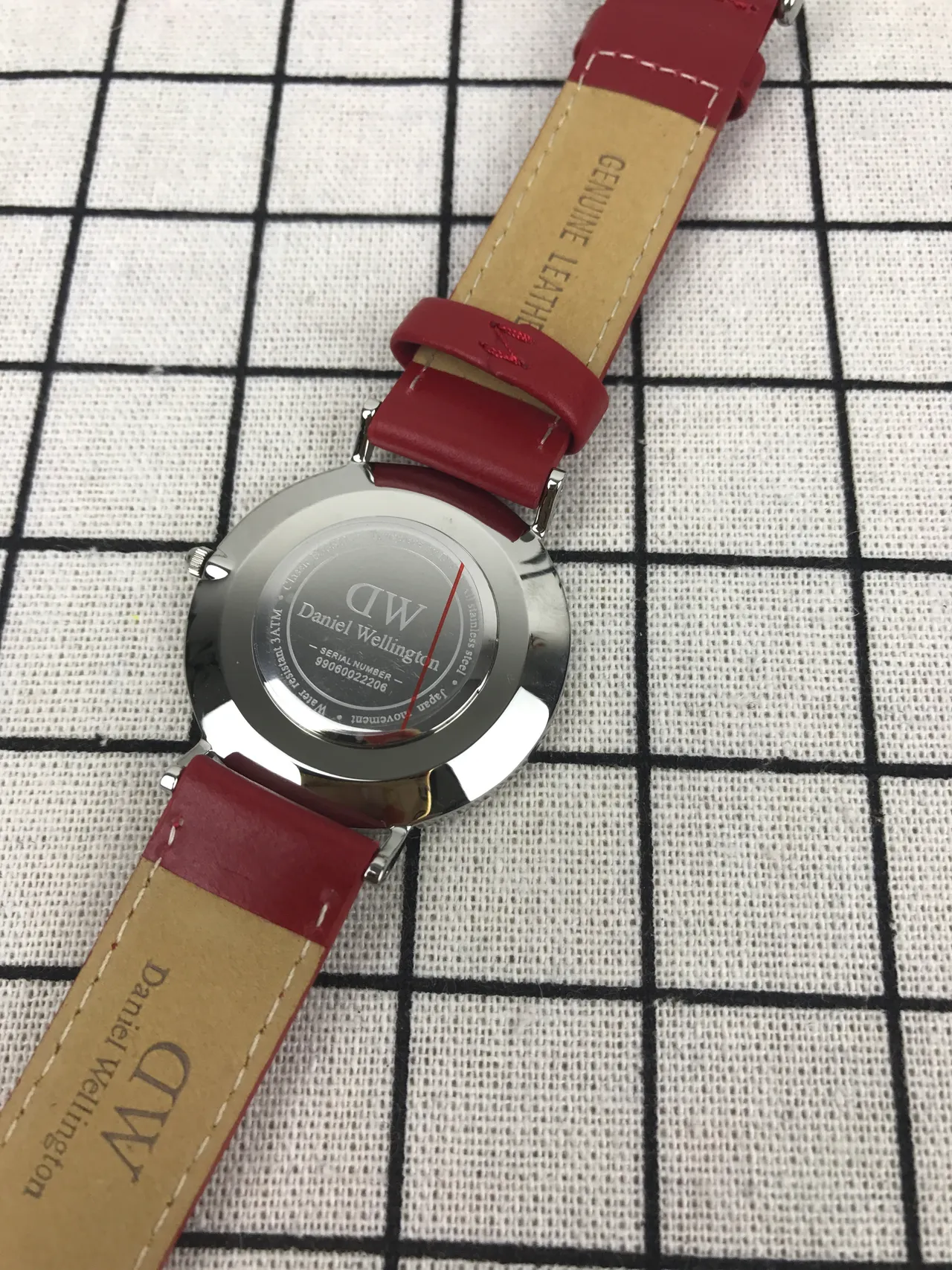 Daniel Wellington लाल काला न्यूनतम पतली केस क्वार्ट्ज घड़ी 3