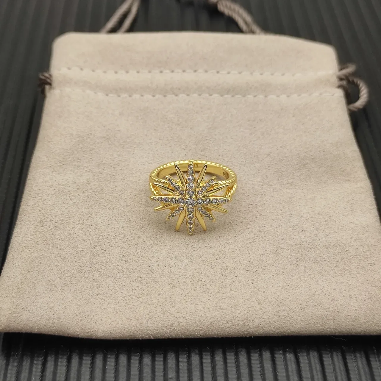 David Yurman Starburst Motif Pavé 黄色金戒指 9
