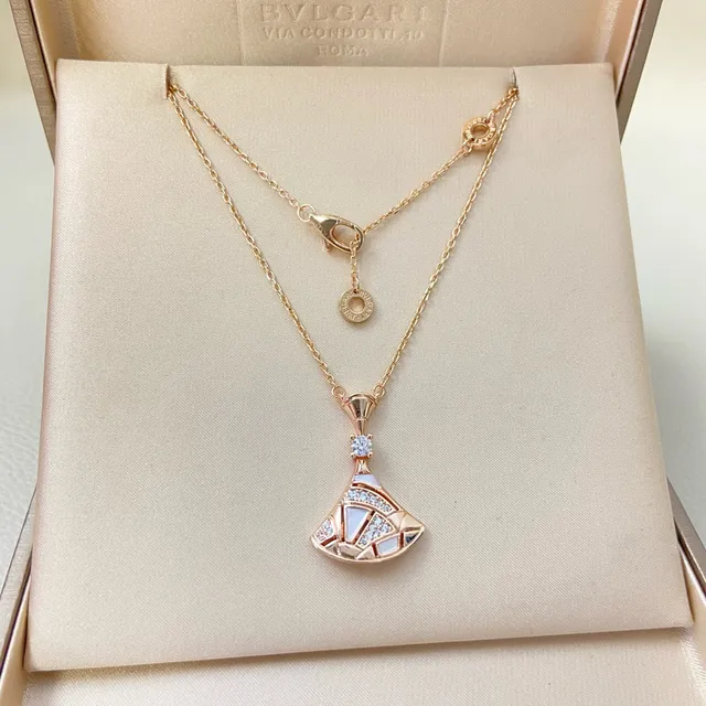 Fan-Shaped Geometric Inlay Pendant Necklace 2