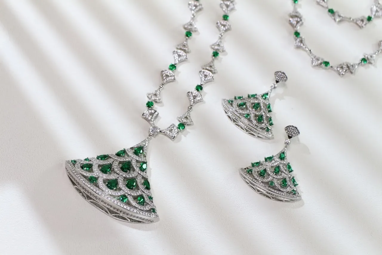 Fan-Shaped Tiered Green and Clear Stone Earrings 7