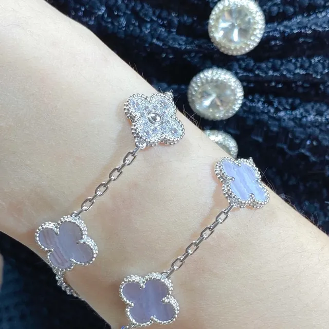 Five Clover Motif Agate and Pavé Crystal Silver-Tone Chain Bracelet 8