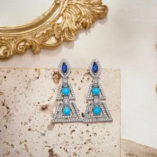 Brincos pendentes geométricos triangulares com diamantes pavé e turquesa