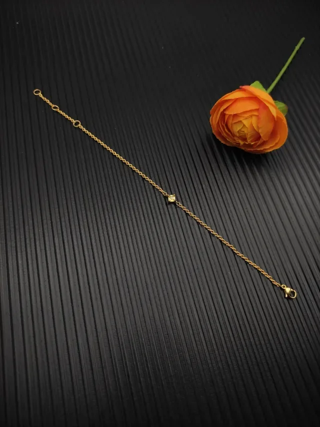 Bracelete de corrente de nó dourada bege com pedra facetada única 6