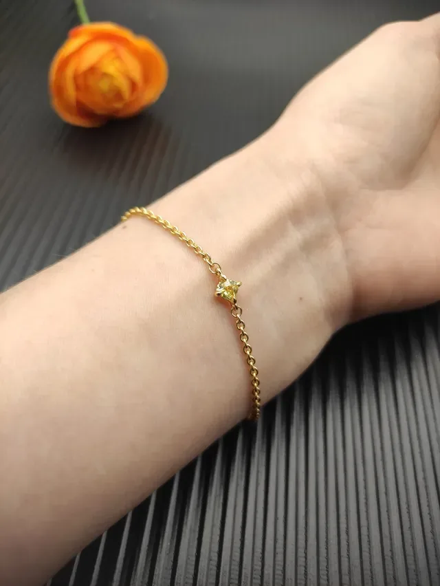 Bracelete de corrente de nó dourada bege com pedra facetada única 7