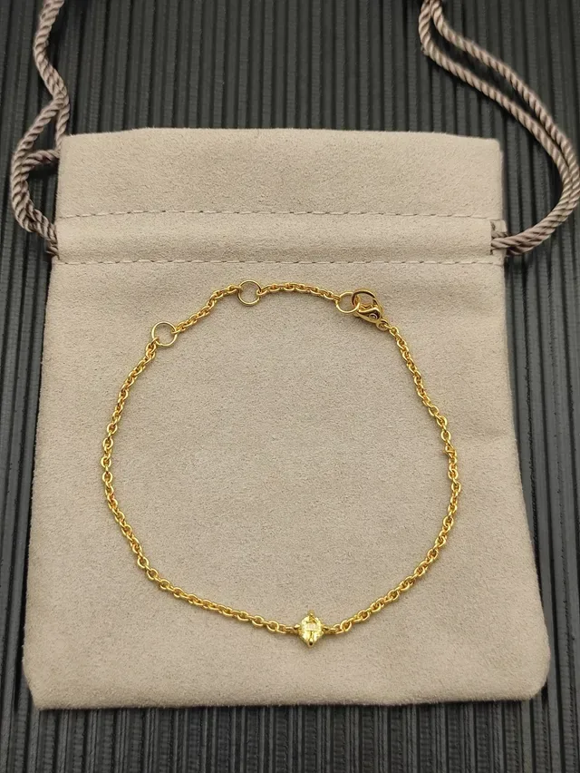 Bracelete de corrente de nó dourada bege com pedra facetada única 8