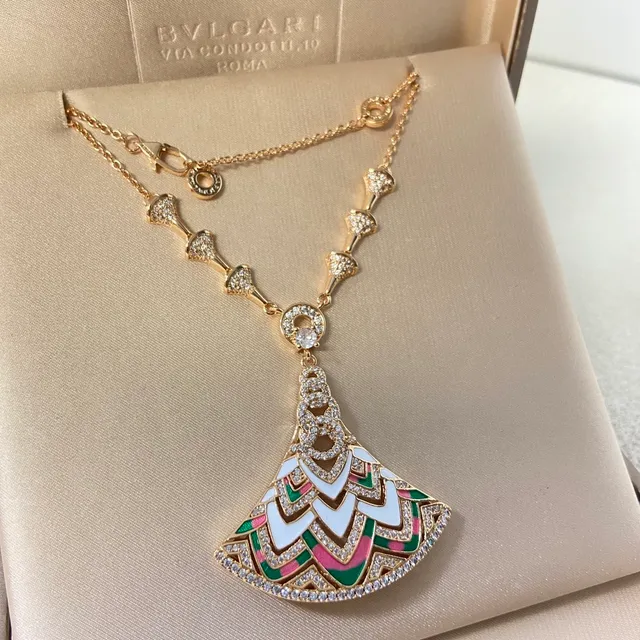 Gold Multicolor Fan-Shaped Pendant Geometric Enamel Pattern Necklace 5