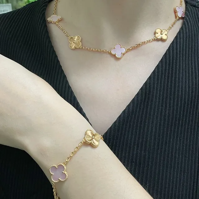 Gold Pink Chain Clover-Shaped Motifs Necklace 8