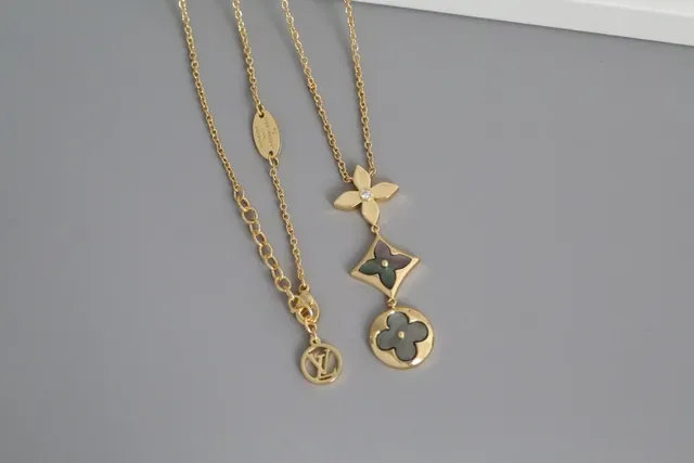 Gold Silver Multi-Tier Pendant Quatrefoil Motifs Necklace 4