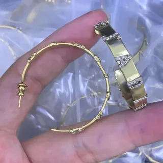 أقراط خاتم ذهبي اللون مع وصلات بامبو وأحجار باڤيه