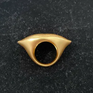 金色眼形纹理戒指