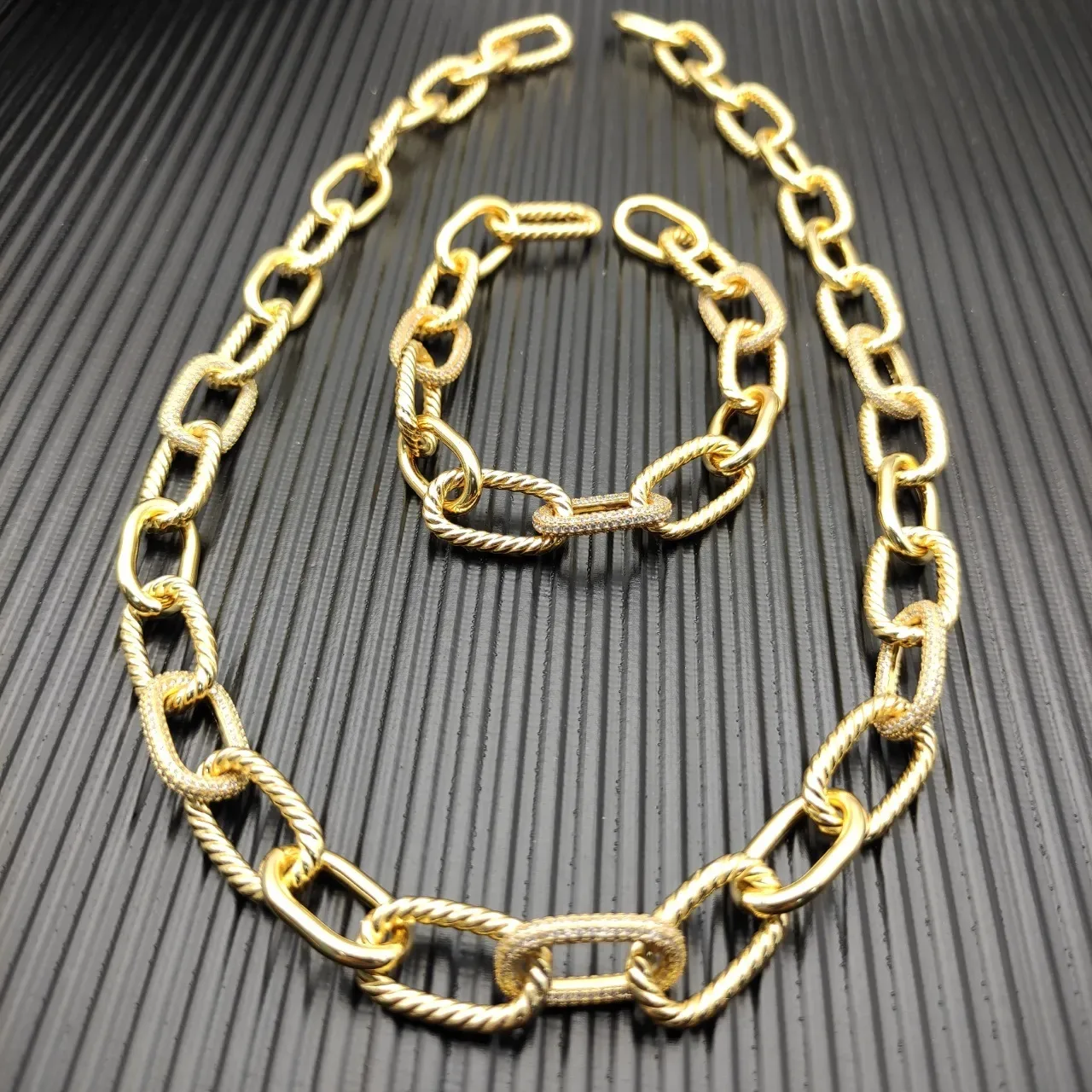 Gold-Tone Twisted Rope and Pavé Link Necklace 7