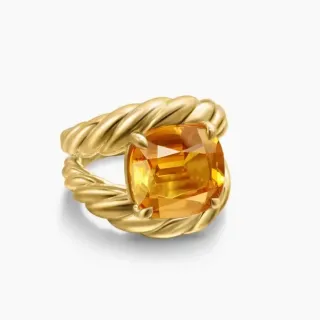 Bague de gemmes d'ambre avec bande tressée en corde de ton doré, taille cushion