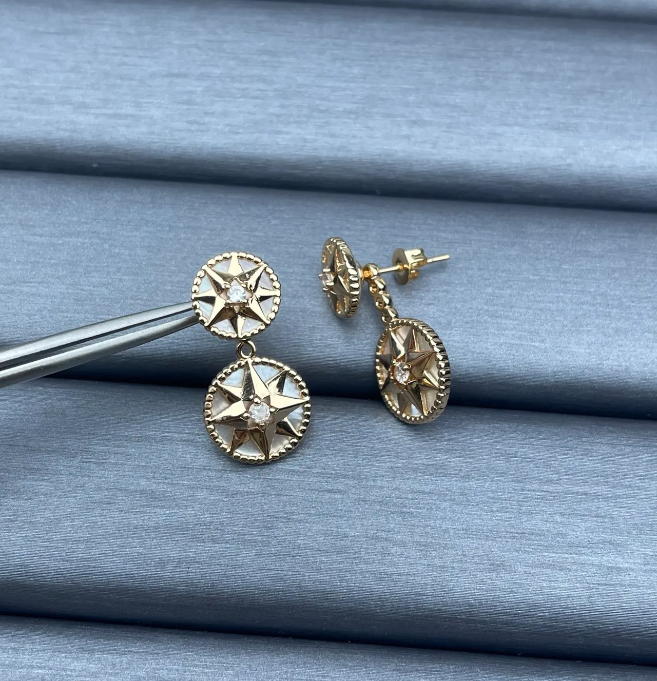 Aretes con Motivo de Estrella Dorado Blanco de Doble Caída 2