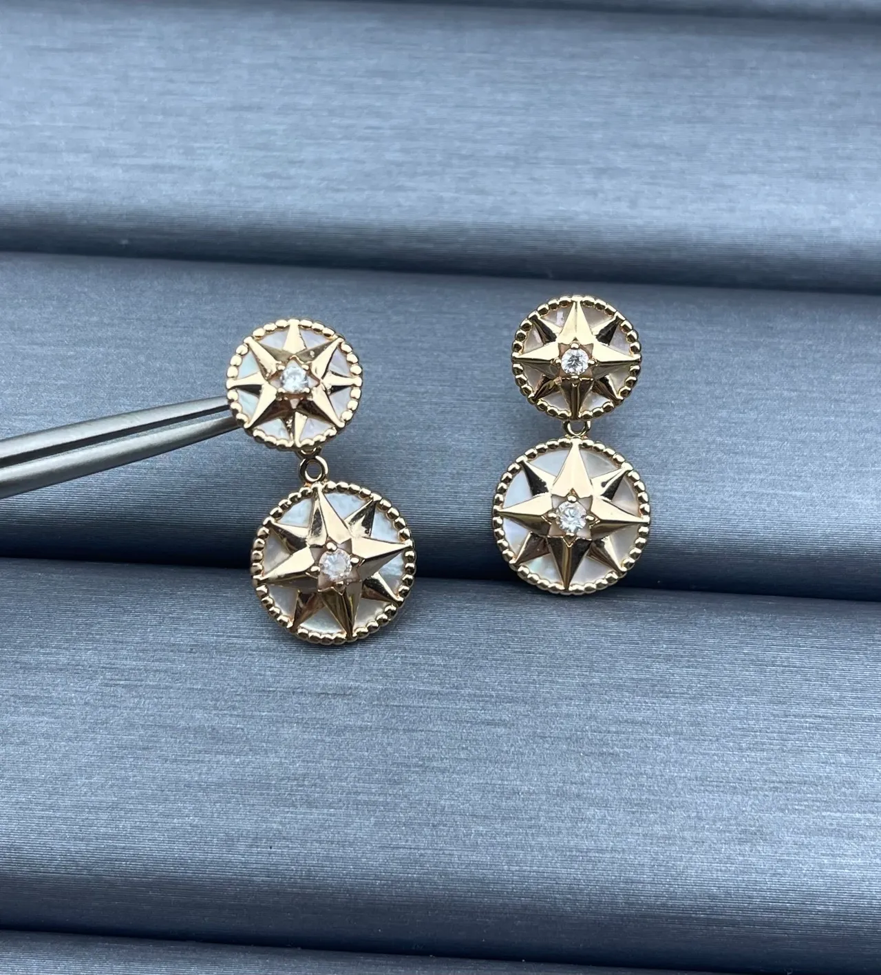 Aretes con Motivo de Estrella Dorado Blanco de Doble Caída 3